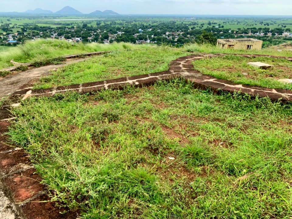 3rd_century_BCE_to_4th_century_CE_Buddhist_monastery_and_artwork,_Phanigiri_Telangana_India_-_38