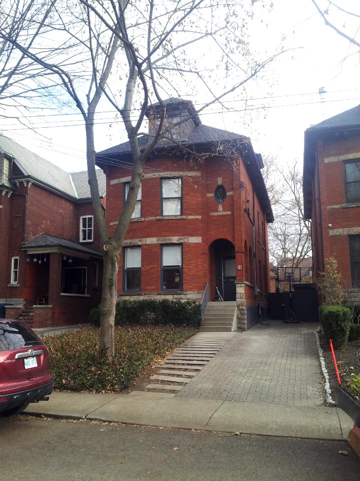 41_Howland_Ave