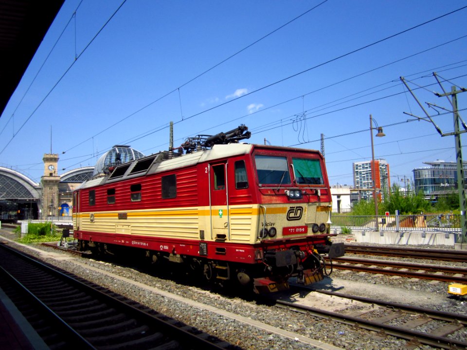 371_015-9_Dresden_Hauptbahnhof_(2)