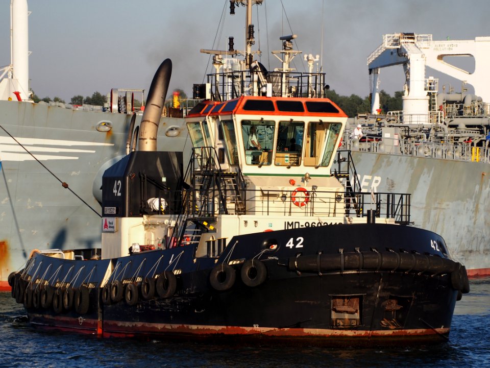 42_(tugboat,_2012)_IMO_9602112,_ENI_06105321,_Port_of_Antwerp_pic4