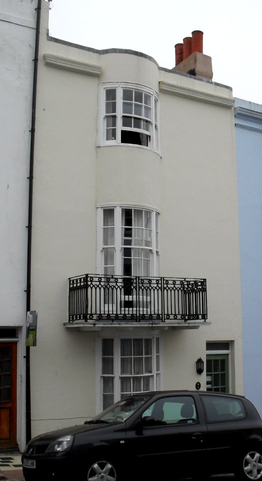 42_Temple_Street,_Brighton_(NHLE_Code_1380991)_(July_2010)