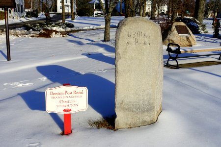 43_Miles_to_Boston,_Boston_Post_Road_milestone_-_Shrewsbury,_MA_-_DSC03892