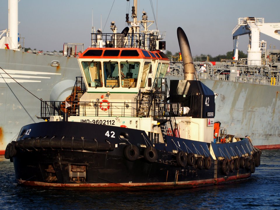 42_(tugboat,_2012)_IMO_9602112,_ENI_06105321,_Port_of_Antwerp_pic5
