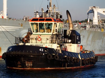 42_(tugboat,_2012)_IMO_9602112,_ENI_06105321,_Port_of_Antwerp_pic5