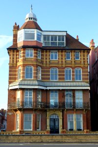 4_King's_Gardens,_Hove_(NHLE_Code_1280449)_(April_2013)
