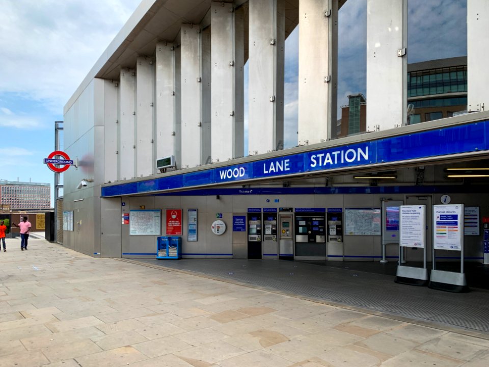 4_Wood_Lane_station_side_2020