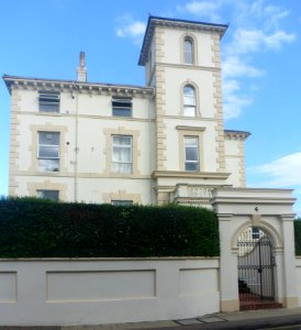 4_Waverley_Road,_Southsea_(August_2017)