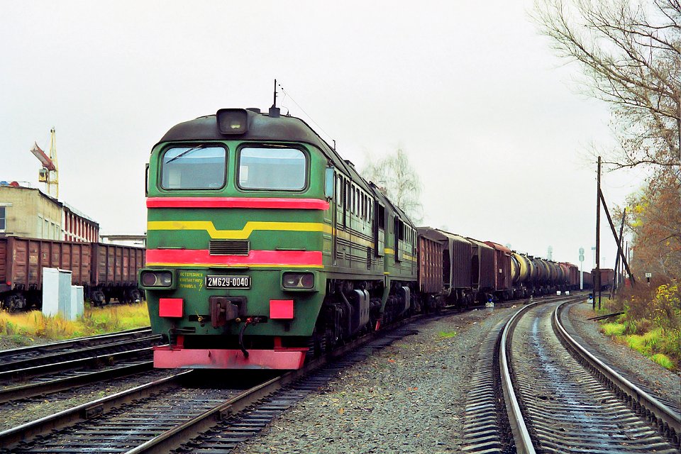 2М62У-0040,_Russia,_Moscow,_Likhobory_station_(Trainpix_151712)
