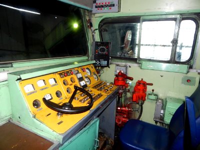 2ТЭ10М-2693,_Россия,_Самарская_область,_ПТОЛ_Сызрань_(Trainpix_182040)