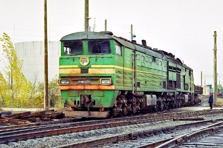2ТЭ10В-4297,_Russia,_Volgograd_region,_Petrov_Val_depot_(Trainpix_177639)