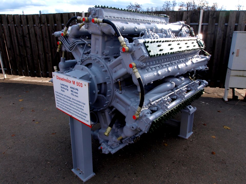 4000hp_Stern-Reihen_Dieselmotor_M503_pic1