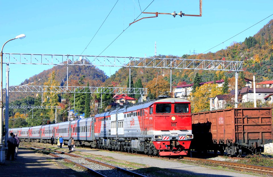 2TE10M-2974,_New_Athos_station