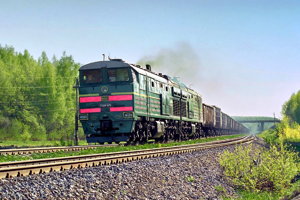 2ТЭ10М-0910,_Russia,_Moscow_region,_Pchelovodnoye_-_Ozherelye_stretch_(Trainpix_165559)