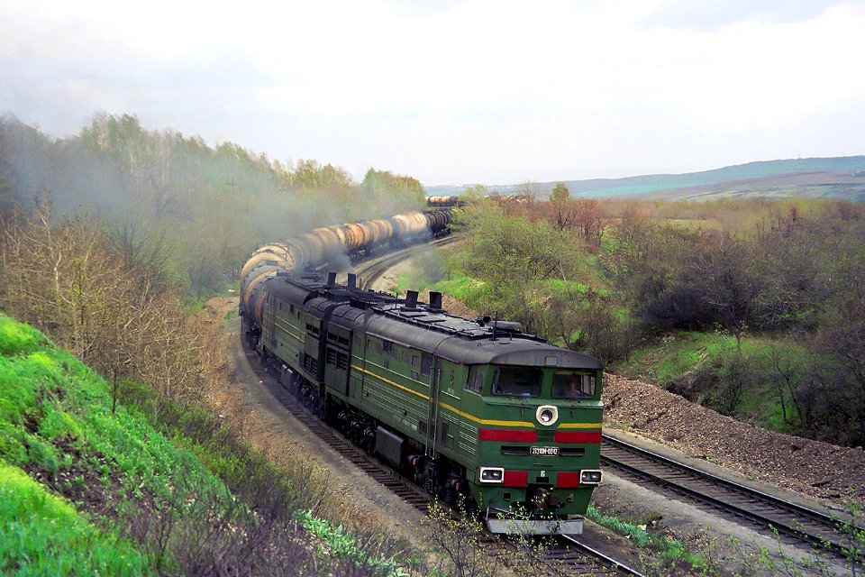 2ТЭ10М-0342,_Russia,_Saratov_region,_Bagaevka_-_Burkin_stretch_(Trainpix_148793)