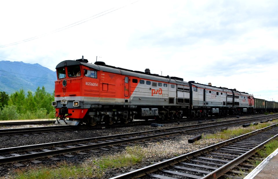 2ТЭ10МК-3303,_Россия,_Забайкальский_край,_станция_Сюльбан_(Trainpix_173035)