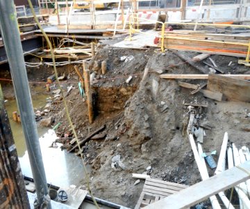 2d_Av_96_IND_construction_puddle_jeh