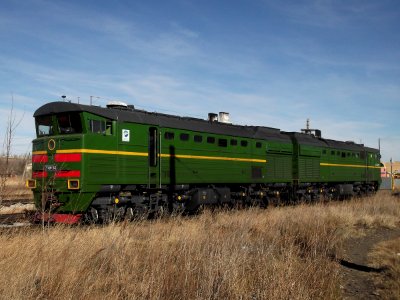 2ТЭ10М-3642,_Kazakhstan,_Karaganda_region,_Karaganda-Sorting_station_(Trainpix_79254)