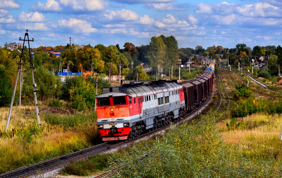 2ТЭ116-1367,_Russia,_Pskov_region,_Velikiye_Luki_-_Vorobetskaya_stretch_(Trainpix_157147)