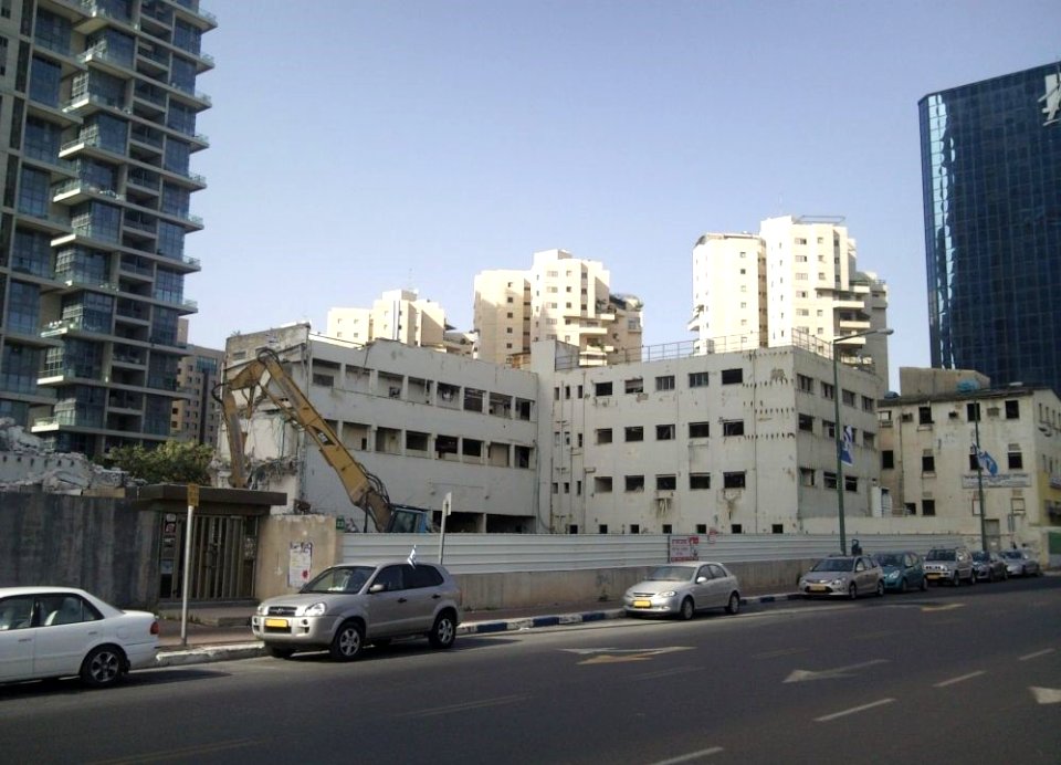3392904-3785-getter-menora-mivtakhim-tower