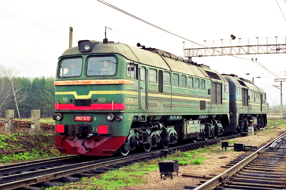 2М62-0432,_Russia,_Moscow_region,_Volokolamsk_station_(Trainpix_169014)