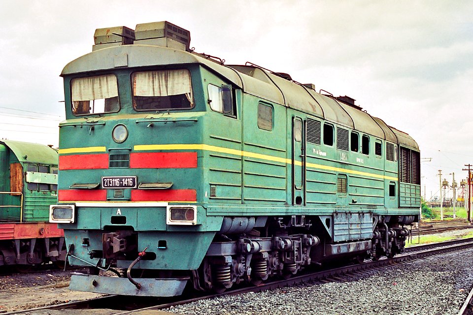 2ТЭ116-1416,_Russia,_Volgograd_region,_depot_named_after_Maxim_Gorky_(Trainpix_176898)