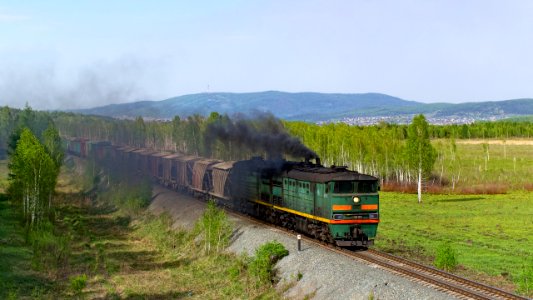 2ТЭ10В-4640,_Russia,_Chelyabinsk_region,_Miass-II_-_Ustinovo_stretch_(Trainpix_164211)