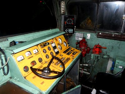 2ТЭ10М-2502,_Россия,_Самарская_область,_станция_Переволоки_(Trainpix_183342)