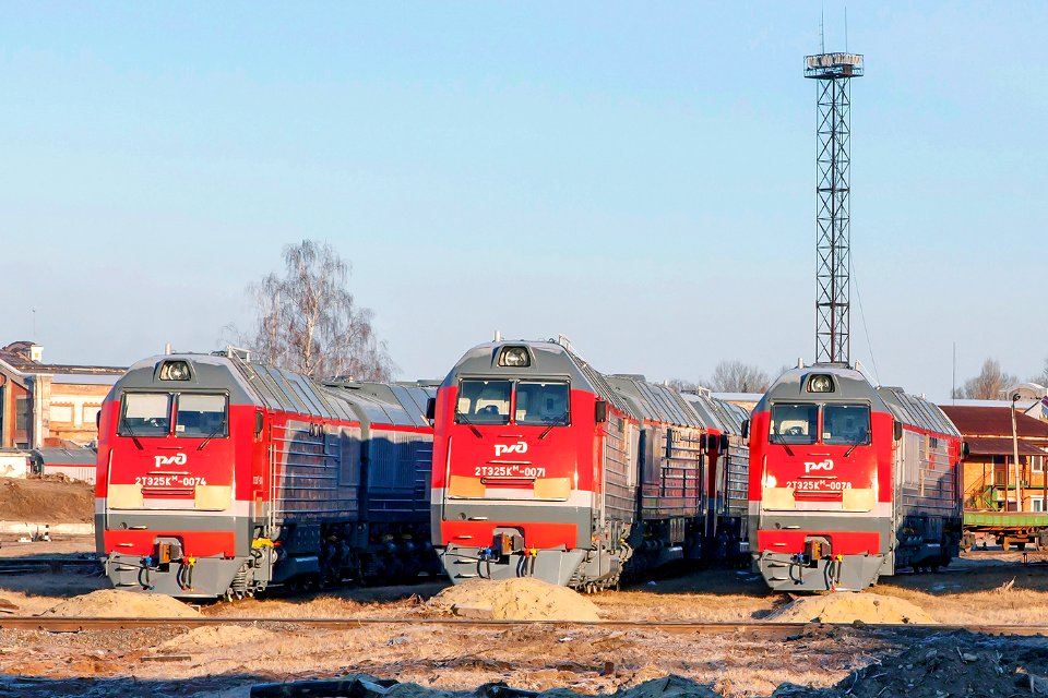 2ТЭ25КМ-0078,_Russia,_Bryansk_region,_Bryansk_Engineering_Plant_(Trainpix_165857)