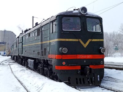 2ТЭ10Л-3571,_Казахстан,_Карагандинская_область,_депо_Караганда-Сортировочная_(Trainpix_125945)