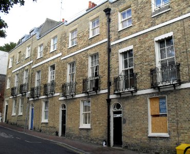 2–5_Tilbury_Place,_Carlton_Hill,_Brighton_(NHLE_Code_1381030)_(August_2010)