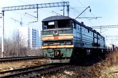 2ТЭ10В-5073,_USSR,_Saratov_region,_Trofimovsky-I_-_Saratov-I-Passanger_stretch_(Trainpix_159715)