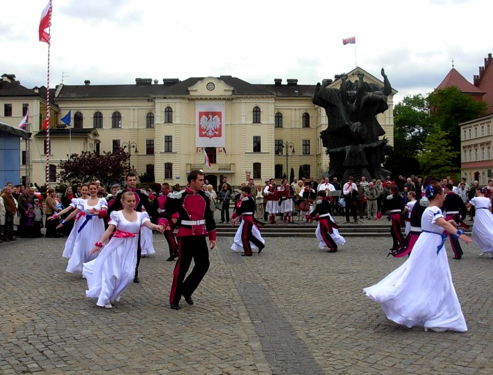 3_Maja_2011_taniec_zespołu_Ziemia_Bydgoska_a