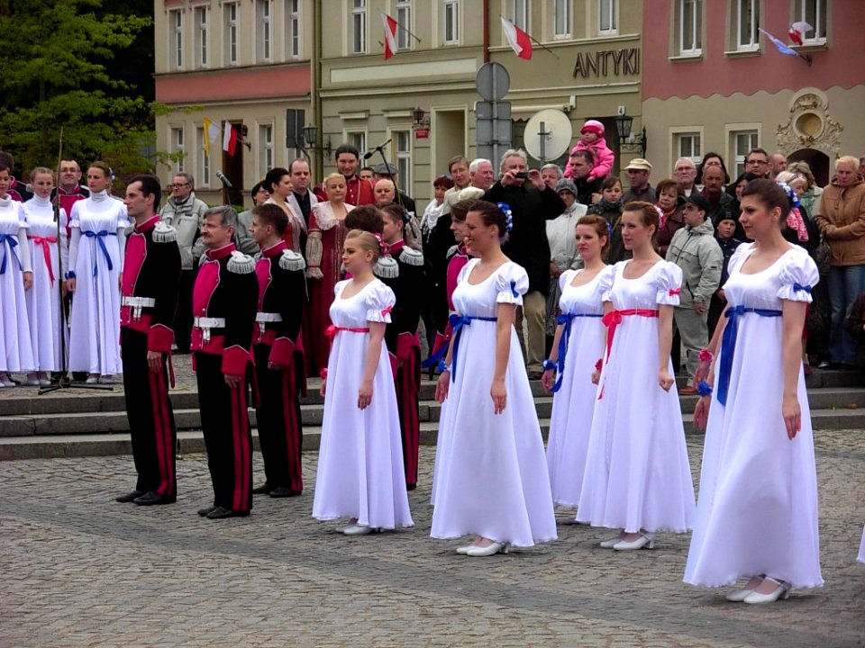 3_Maja_2011_taniec_zespołu_Ziemia_Bydgoska_e