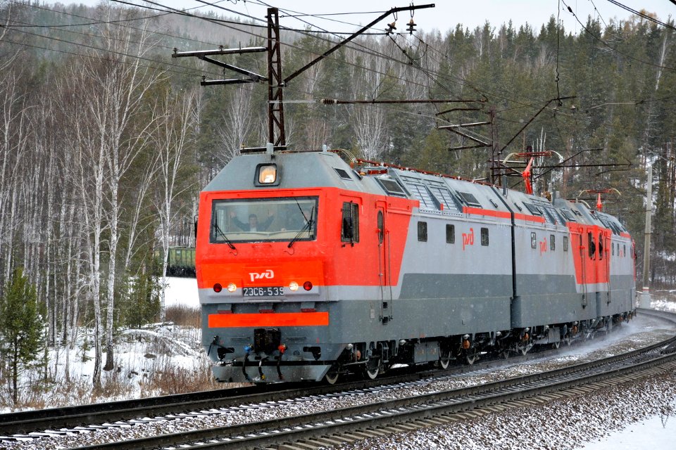 2ЭС6-539,_Russia,_Chelyabinsk_region,_Syrostan_-_Floysovaya_stretch_(Trainpix_147540)