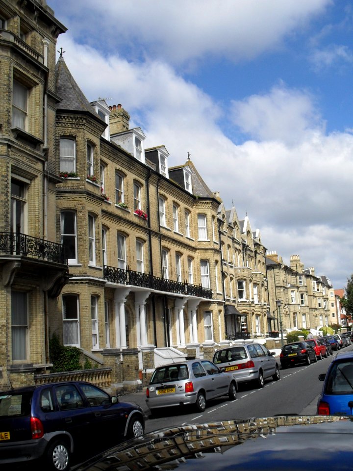 2–16_Fourth_Avenue,_Hove_(August_2010)
