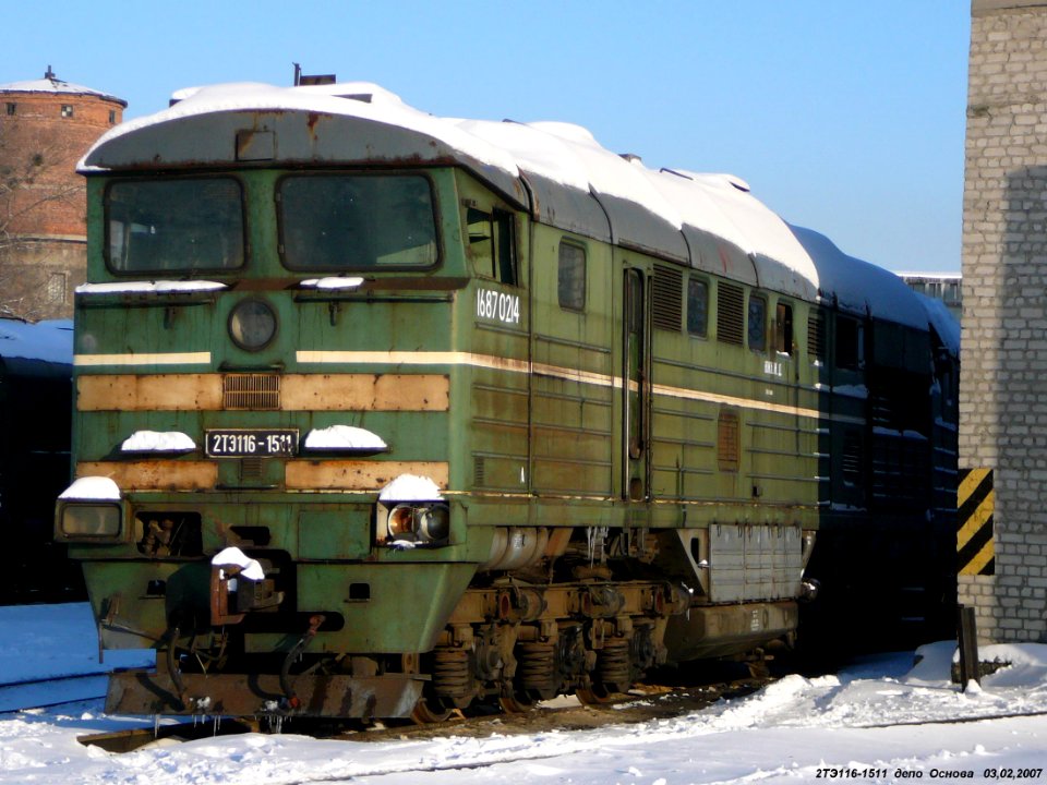 2ТЭ116-1511,_Украина,_Харьковская_область,_депо_Основа_(Trainpix_45047)