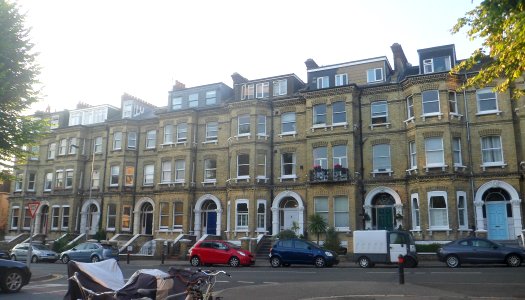 2–12_Cromwell_Road,_Hove_(July_2017)