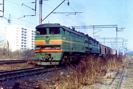 2ТЭ10В-4337,_USSR,_Saratov_region,_Trofimovsky-I_-_Saratov-I-Passanger_stretch_(Trainpix_158988)