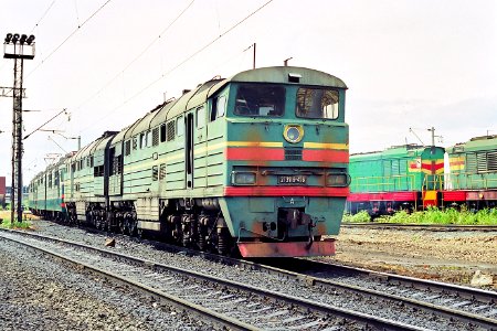 2ТЭ116-476,_Russia,_Volgograd_region,_depot_named_after_Maxim_Gorky_(Trainpix_161667)