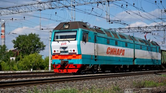 2ЭС6-109,_Россия,_Челябинская_область,_перегон_Тракторострой_-_Челябинск-Главный_(Trainpix_164585)