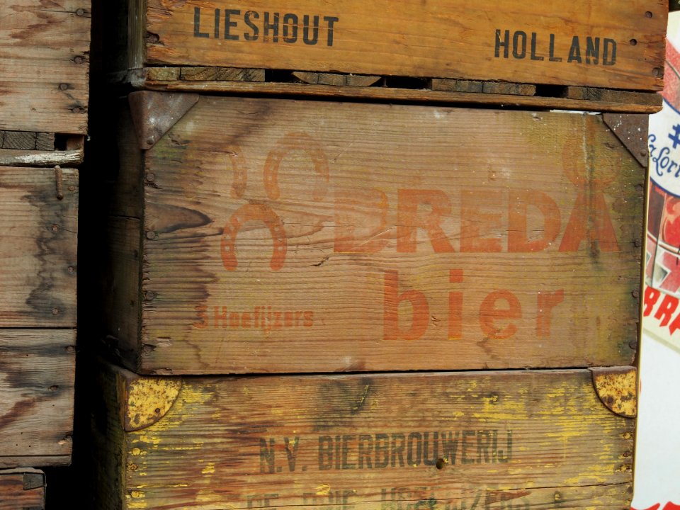 3_Hoefijzers_bier_krat,_foto_1