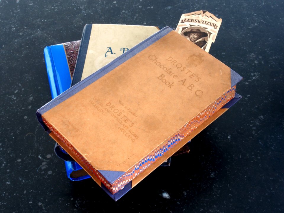 3_Droste_chocolade_doosjes_in_boekvorm,_foto1