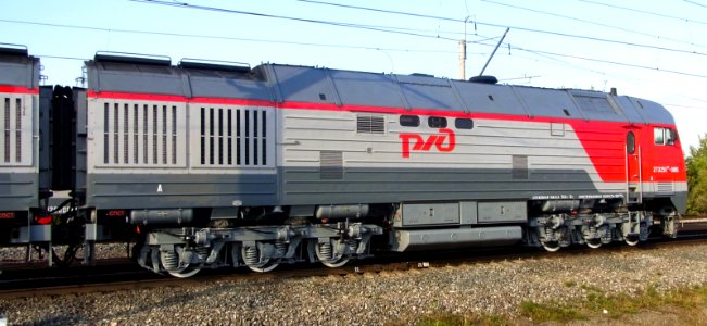 2TE25KM_section_side_-_EXPO-1520_train_parade_2017