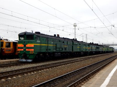 2ТЭ10М-3133,_Россия,_Самарская_область,_станция_Сызрань-I_(Trainpix_163151)
