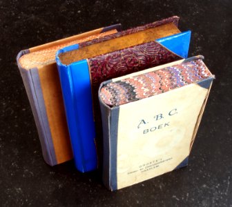 3_Droste_chocolade_doosjes_in_boekvorm,_foto3