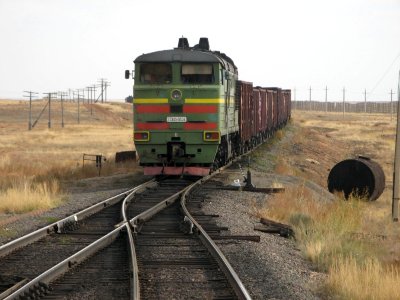 2ТЭ10У-0536,_Казахстан,_Карагандинская_область,_АО_"Шубарколькомир",_разъезд_68_км_(Trainpix_20775)