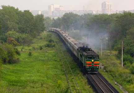 2ТЭ10УТ-0020,_Россия,_Челябинская_область,_перегон_Электростанция_-_Шагол_(Trainpix_170236)
