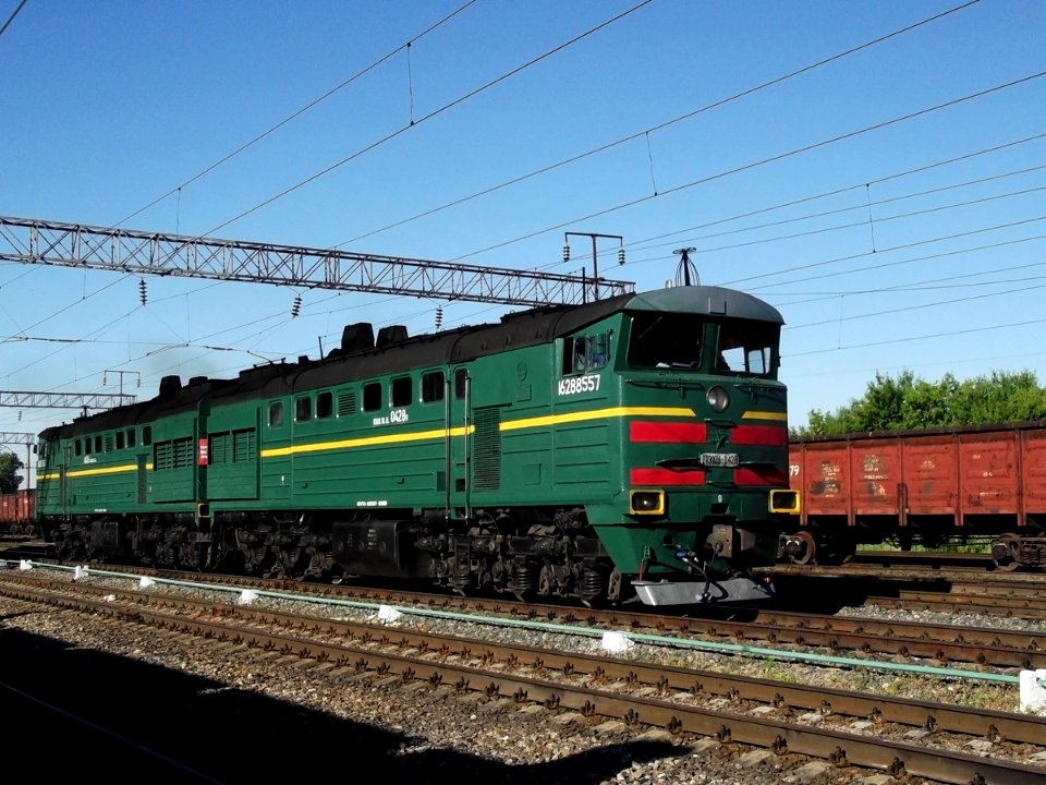 2ТЭ10У-0428,_Russia,_Ryazan_region,_Ryazhsk-I_station_(Trainpix_65804)