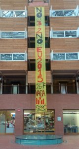 26-F_2015_higher_education_strike_propaganda_in_UPF_Ciutadella_campus_12