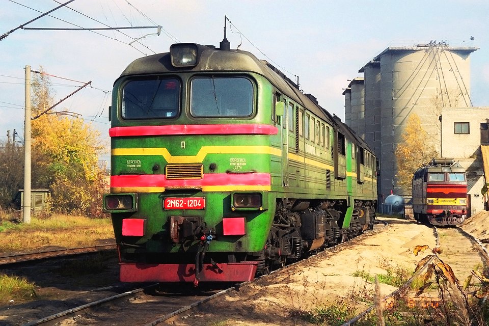 2М62-1204,_Russia,_Smolensk_region,_Vyazma_depot_(Trainpix_152142)